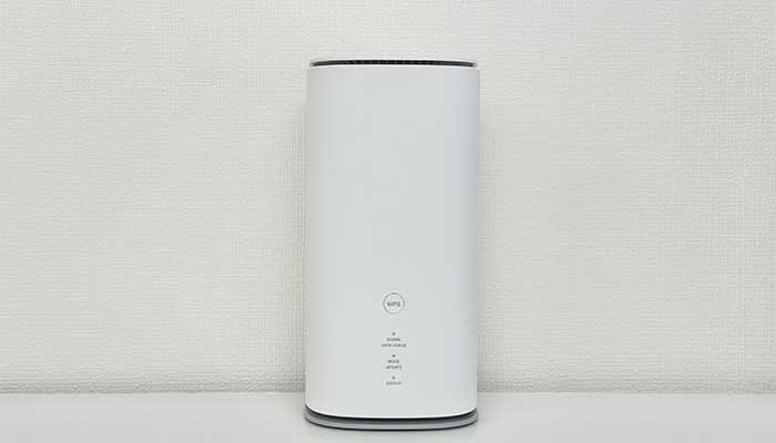 WiMAXのホームルーターSpeed Wi-Fi HOME 5G L13の写真